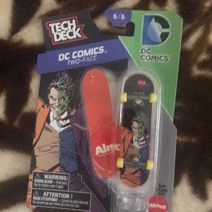 Tech deck two face Dc comics